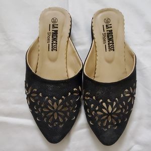 Traditional Marrocan slippers for women size 9